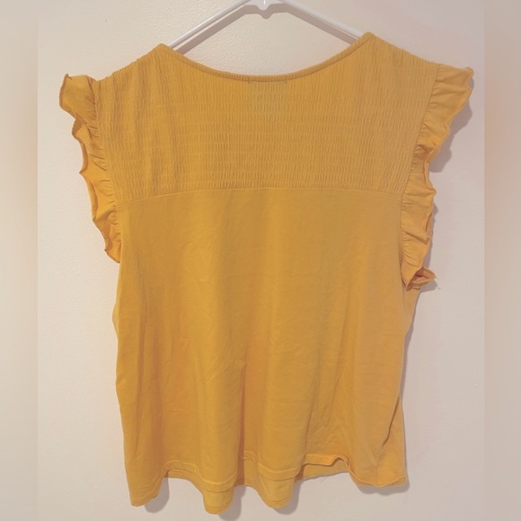 W5 yellow sleeveless,‎ ruffle top in medium - Picture 3 of 3